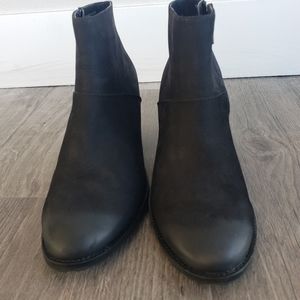 Blondo Nelli Ankle Booties Black Suede Sz 10